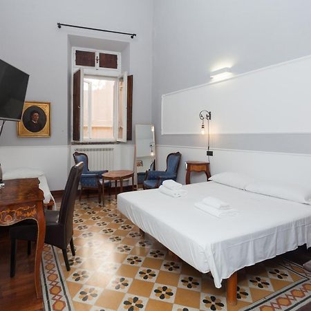 Palazzo Del Duca Piazza Navona Guest House โรม ภายนอก รูปภาพ