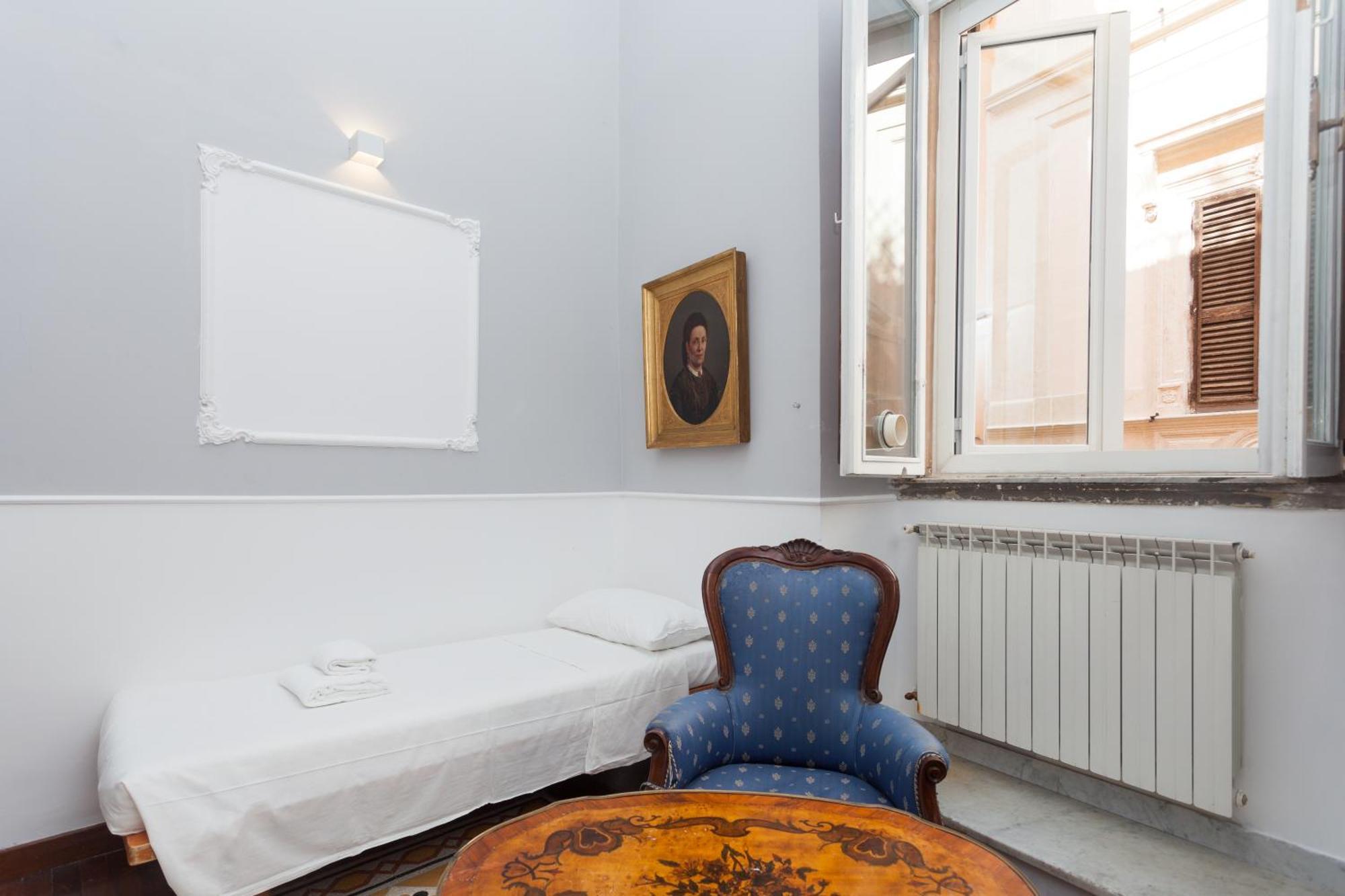 Palazzo Del Duca Piazza Navona Guest House โรม ภายนอก รูปภาพ