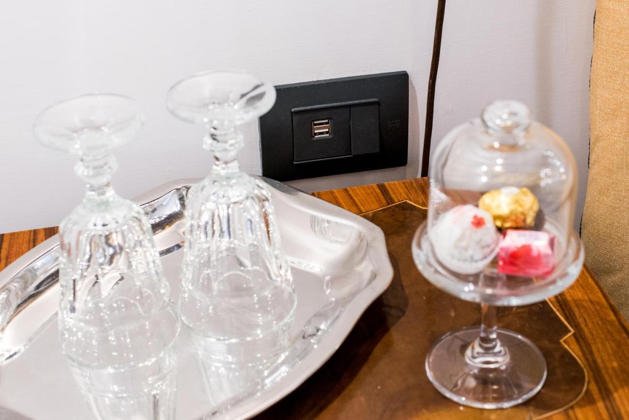 Palazzo Del Duca Piazza Navona Guest House โรม ภายนอก รูปภาพ