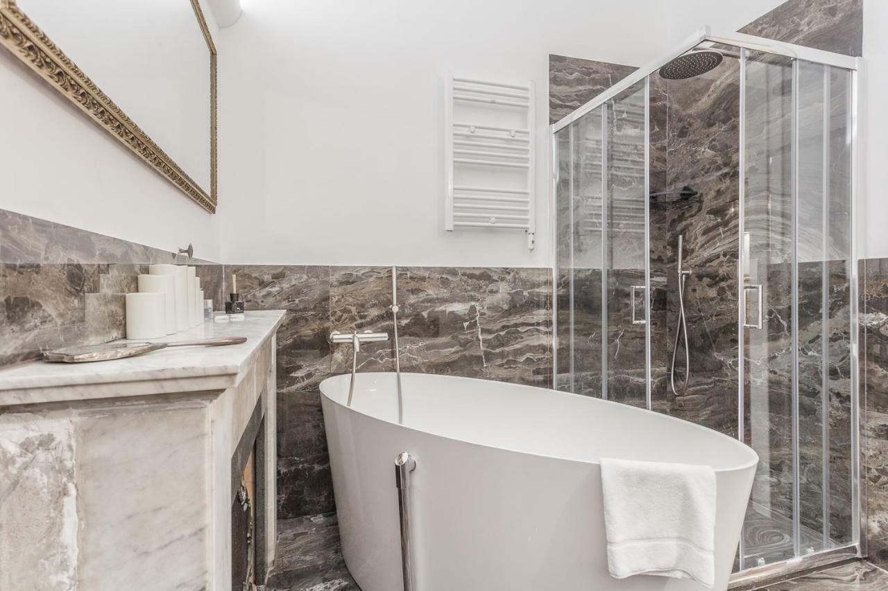 Palazzo Del Duca Piazza Navona Guest House โรม ภายนอก รูปภาพ