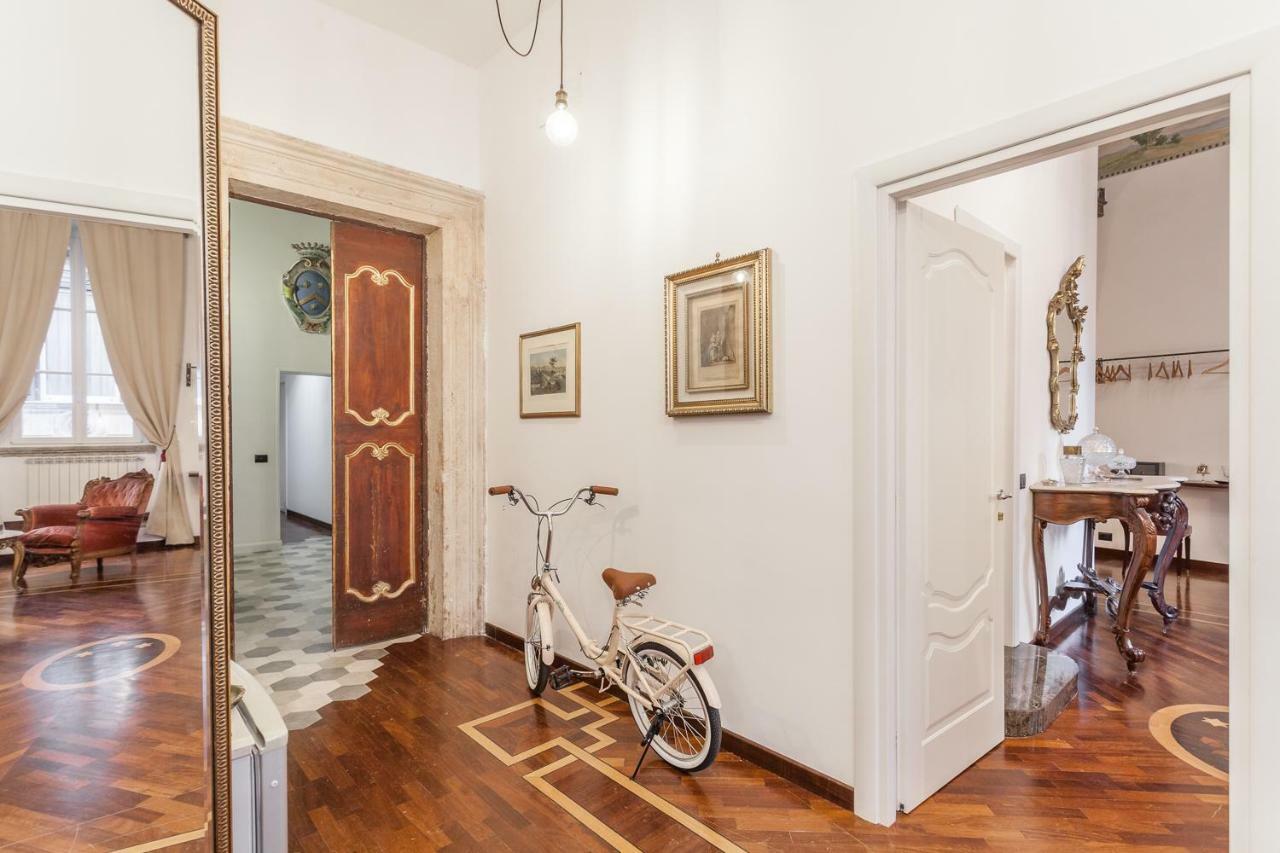 Palazzo Del Duca Piazza Navona Guest House โรม ภายนอก รูปภาพ